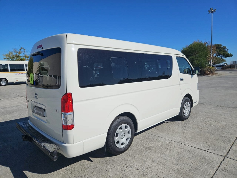 Toyota Quantum Hiace 2.5 D-4D 14 Seat, image 2