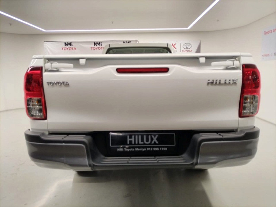 TOYOTA HILUX 2.4 GD-6 RB SR P/U S/C, image 2