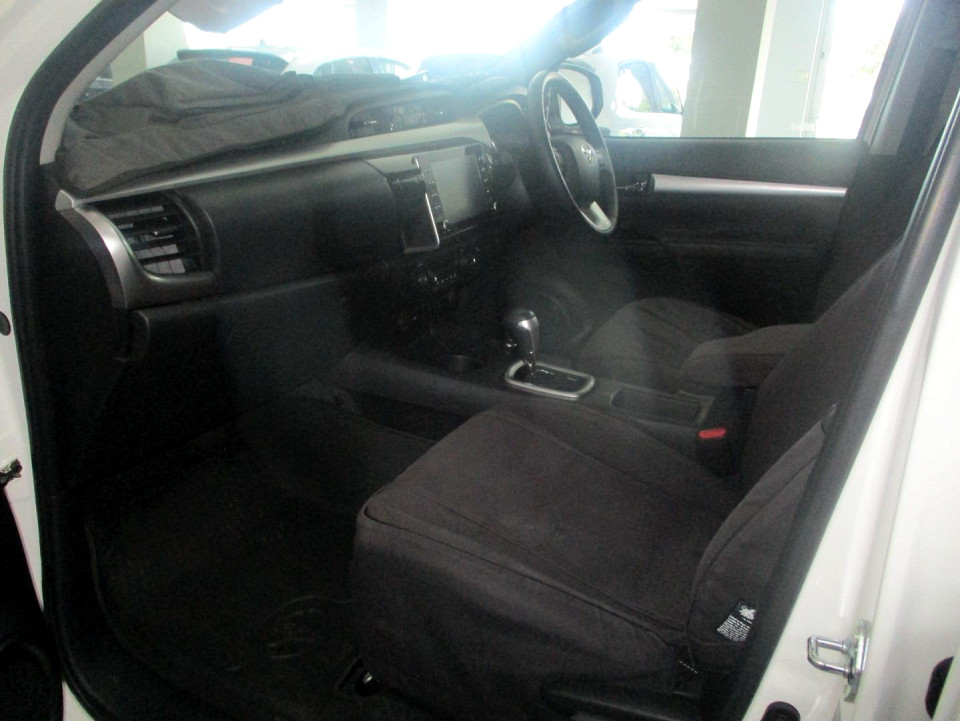 TOYOTA HILUX 2.8 GD-6 RAIDER 4X4 A/T P/U D/C, image 2