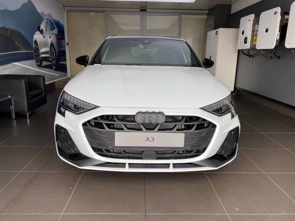 Audi A3 Sportback Black Edition 35 TFSI tiptronic, image 2