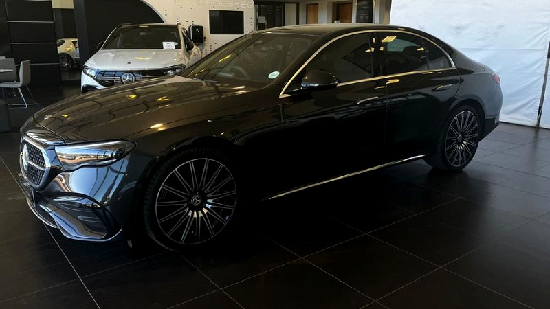 MERCEDES-BENZ E 200, image 2