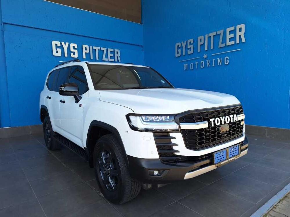 Toyota Land Cruiser 300 V6 3.5T GR-S, image 1