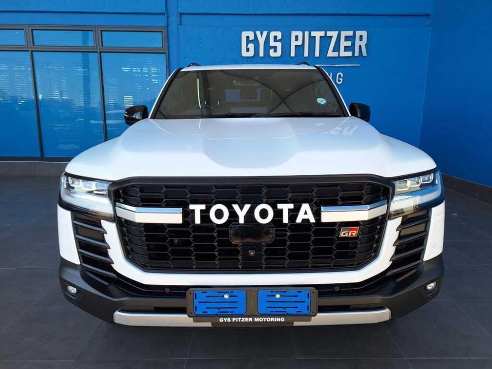 Toyota Land Cruiser 300 V6 3.5T GR-S, image 2