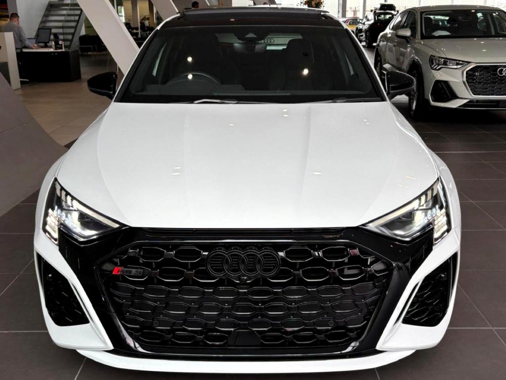 Audi RS3 Sportback quattro S Tronic, image 2