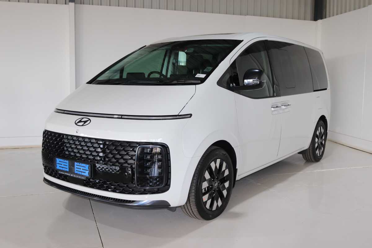 HYUNDAI STARIA 2.2D LUXURY A/T, image 1