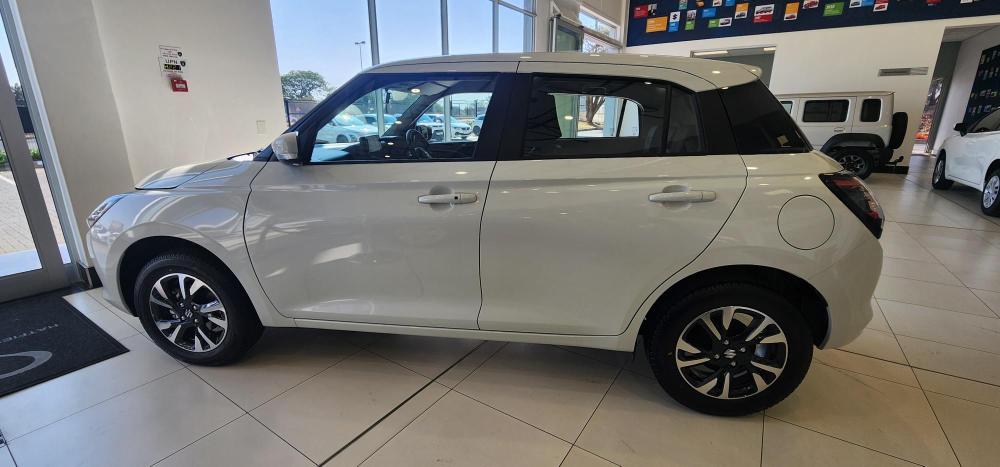 Suzuki Swift 1.2 GLX CVT, image 2