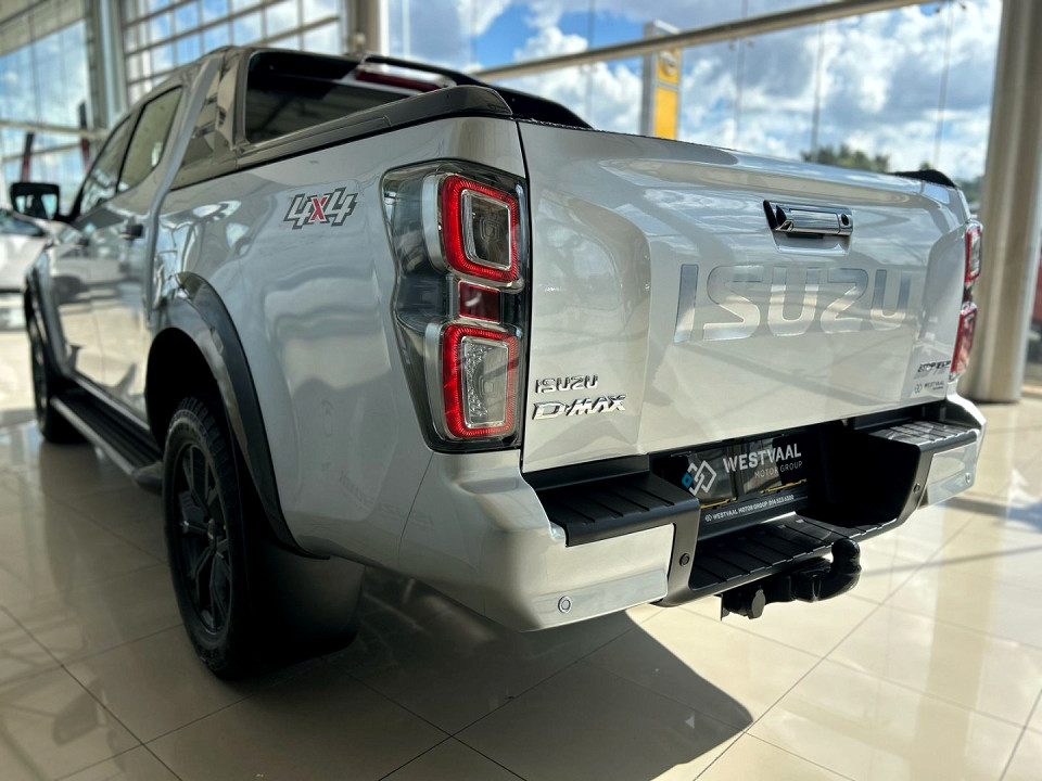 ISUZU D-MAX 3.0 Ddi V-CROSS HR 4X4 A/T D/C P/U, image 2