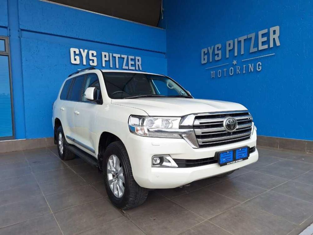 Toyota Land Cruiser 200 4.5D-4D V8 VX-R, image 1