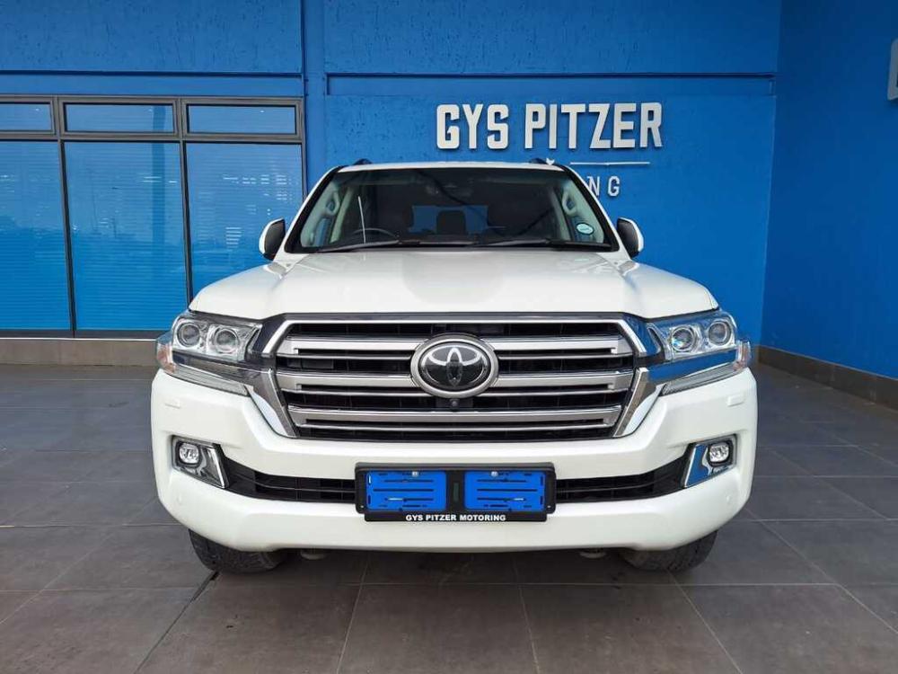 Toyota Land Cruiser 200 4.5D-4D V8 VX-R, image 2