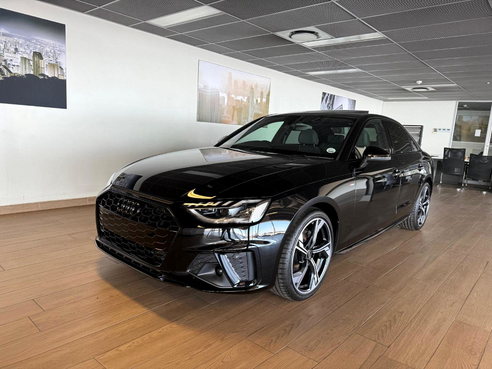 AUDI A4 35 TFSI BLACK EDITION S TRONIC, image 2