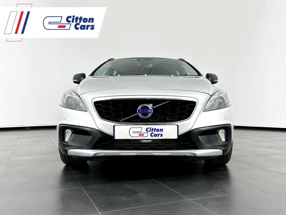 VOLVO V40 CC D4 MOMENTUM GEARTRONIC, image 1