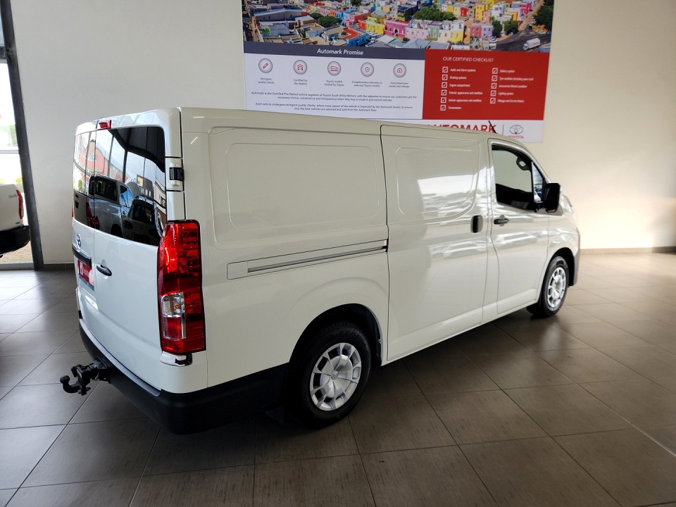 TOYOTA QUANTUM 2.8 LWB F/C P/V, image 2