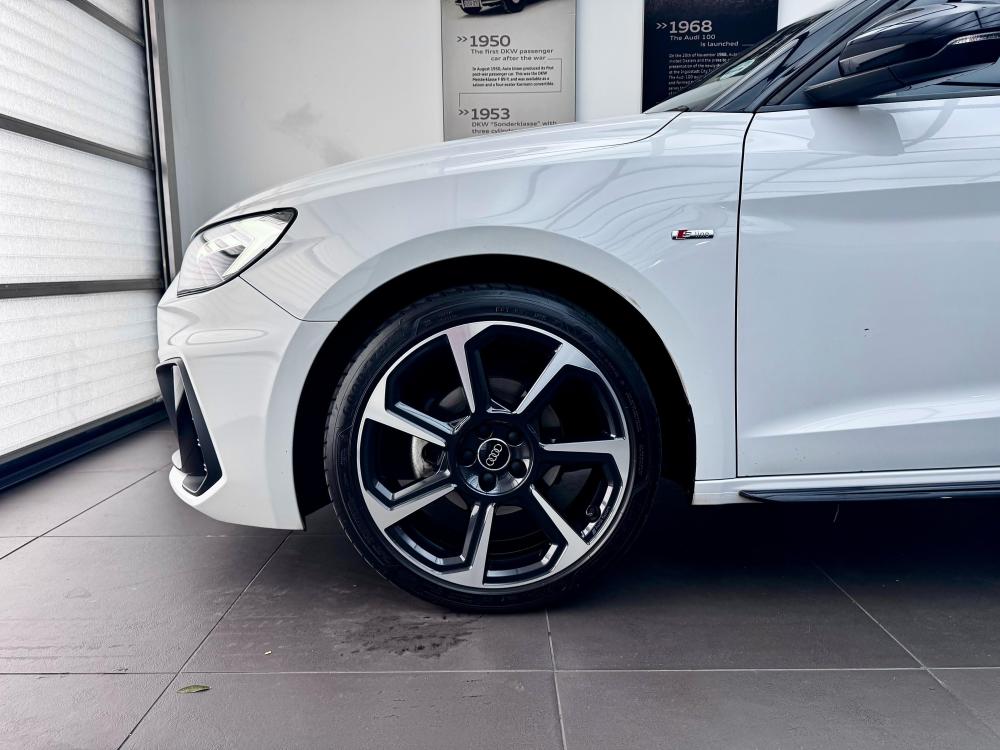 AUDI A1 SPORTBACK 1.5 TFSI S-LINE S TRONIC (35 TFSI), image 2