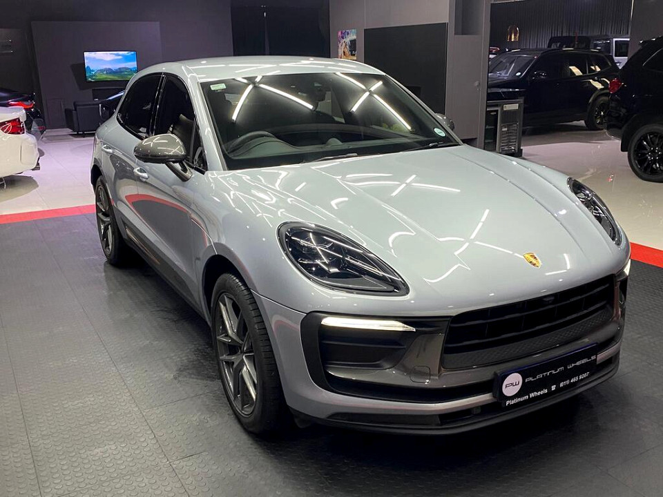 PORSCHE MACAN T, image 2