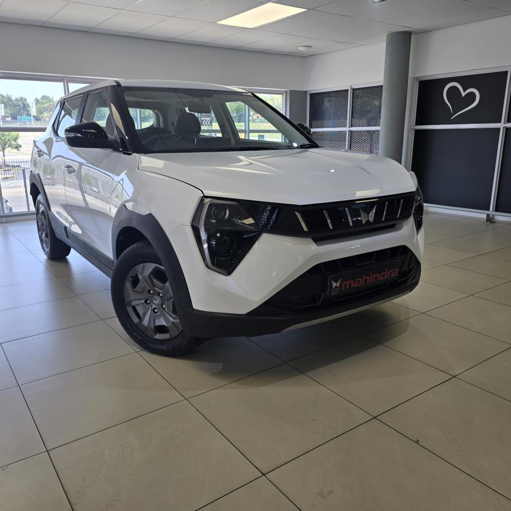 Mahindra XUV3X0 1.2 MX3 AT, image 1