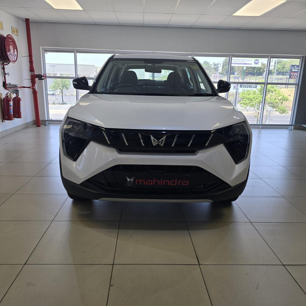 Mahindra XUV3X0 1.2 MX3 AT, image 2