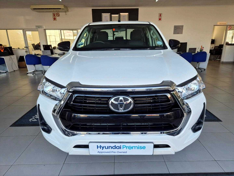 Toyota Hilux Double Cab  2.4GD6 4X4 Raider MT, image 2