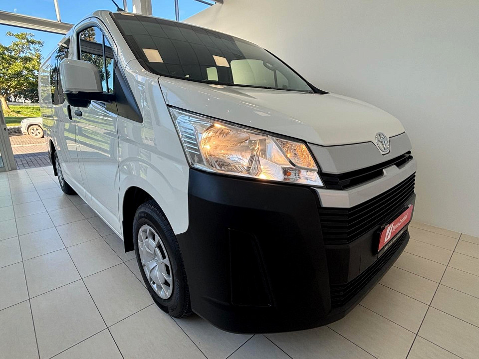 Toyota Quantum 2.8 LWB crew cab, image 1