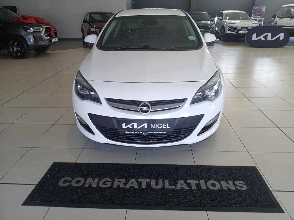 Opel Astra sedan 1.6 Turbo Cosmo, image 2