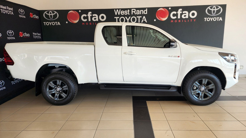 TOYOTA HILUX 2.4 GD-6 RB RAIDER A/T P/U E/CAB, image 2