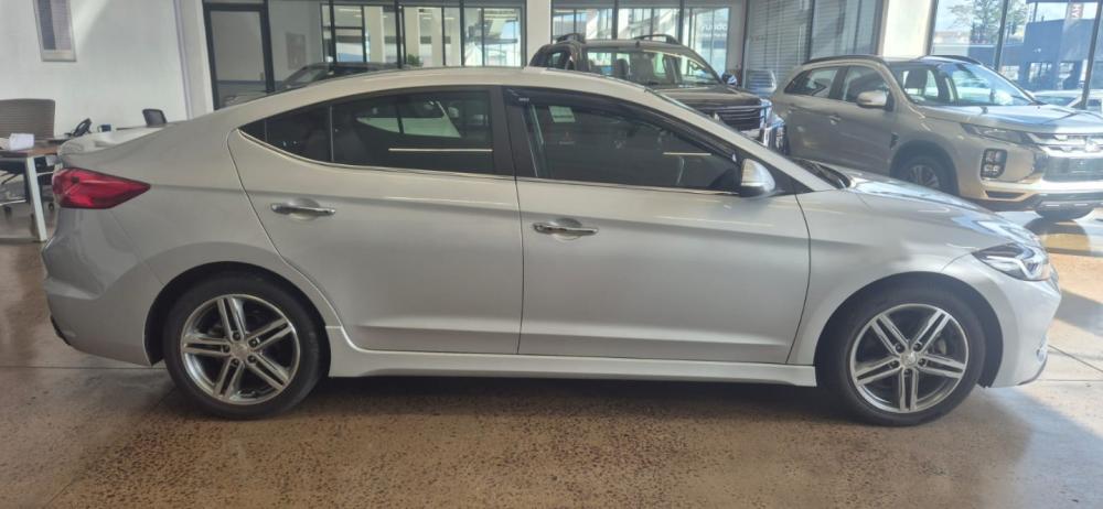 Hyundai Elantra 1.6 Turbo Elite Sport, image 2