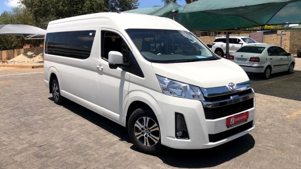 TOYOTA QUANTUM 2.8 GL A/T 14 SEAT, image 1