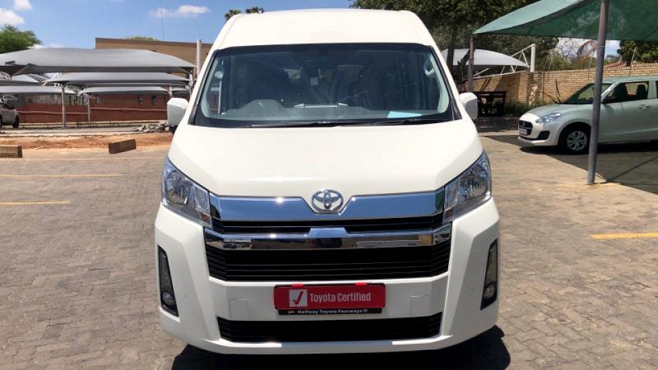 TOYOTA QUANTUM 2.8 GL A/T 14 SEAT, image 2