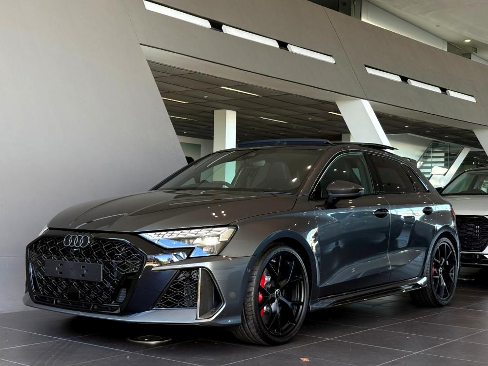 Audi RS3 Sportback Carbon Edition TFSI quattro S tronic, image 1