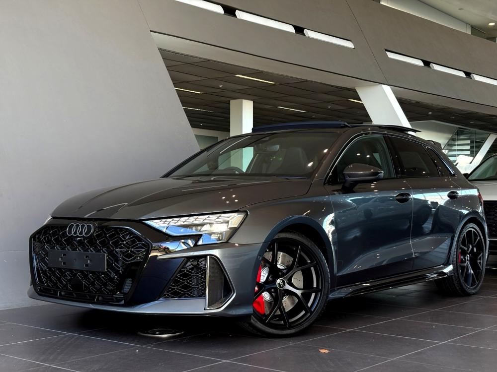 Audi RS3 Sportback Carbon Edition TFSI quattro S tronic, image 2