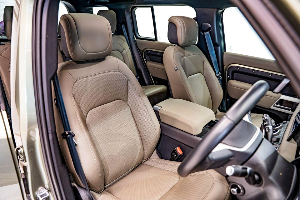 LAND ROVER DEFENDER 110 D240 HSE X DYNAMIC (177KW), image 2
