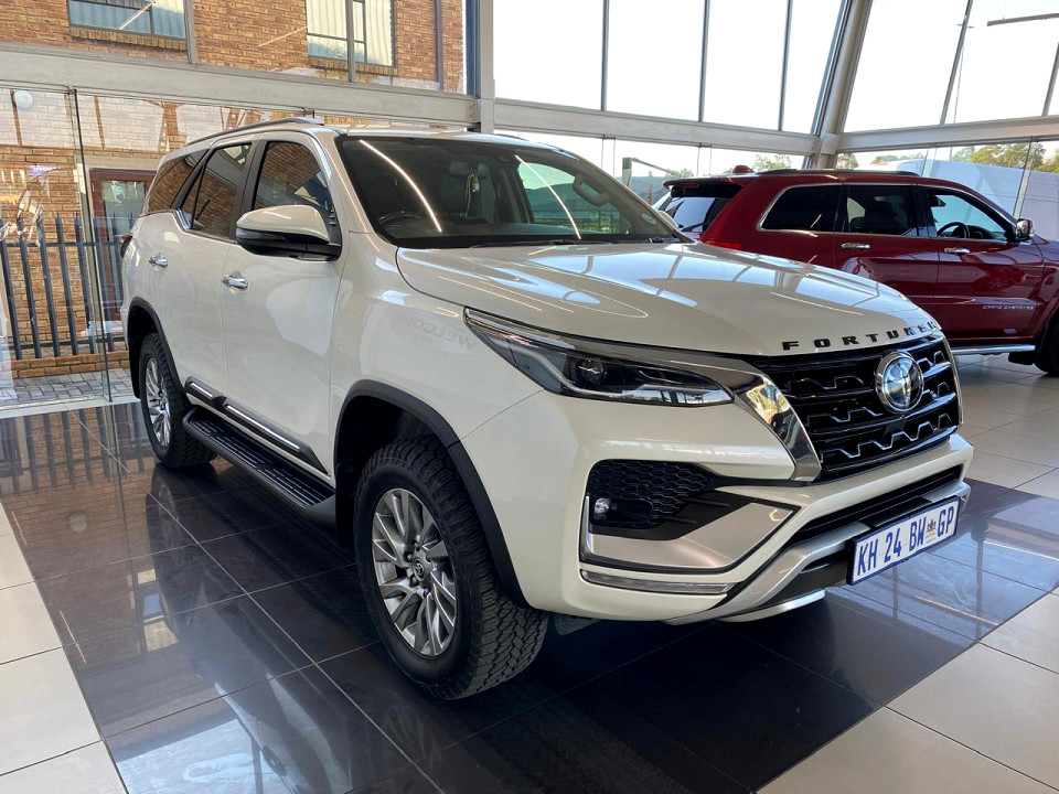 Toyota Fortuner 2.8GD-6 VX A/T, image 2