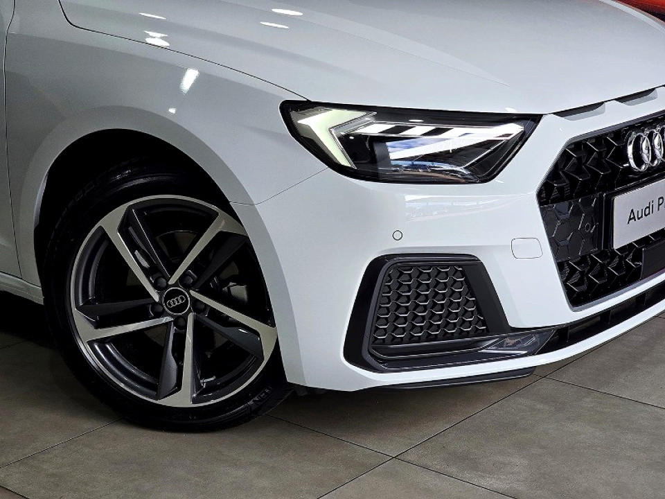 AUDI A1 SPORTBACK 30 TFSI ADVANCED S-TRONIC, image 2