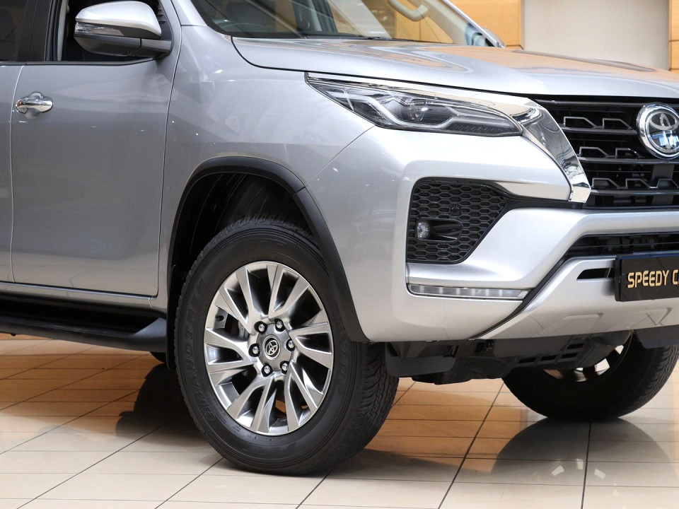 Toyota Fortuner 2.8GD-6 VX A/T, image 2