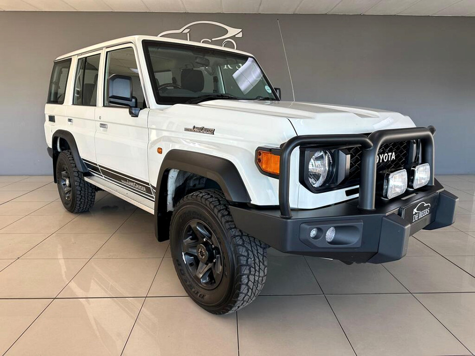 TOYOTA LANDCRUISER 76 2.8 GD-6 VX S/W A/T, image 1