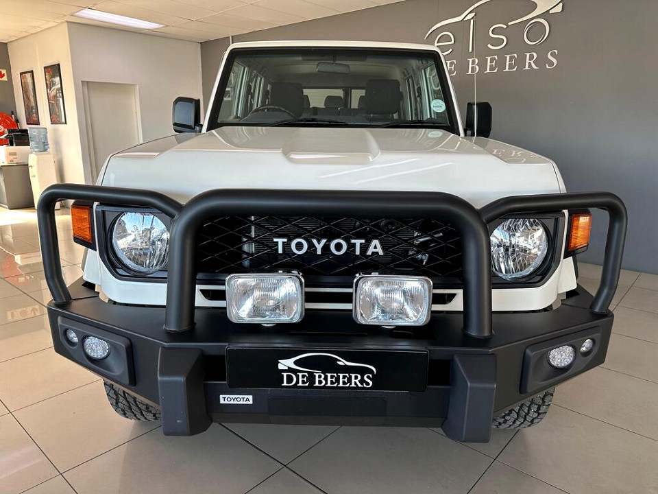 TOYOTA LANDCRUISER 76 2.8 GD-6 VX S/W A/T, image 2