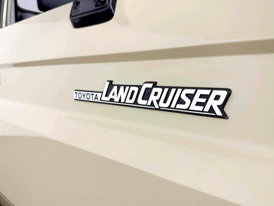TOYOTA LAND CRUISER 79 4.5D P/U S/C, image 2