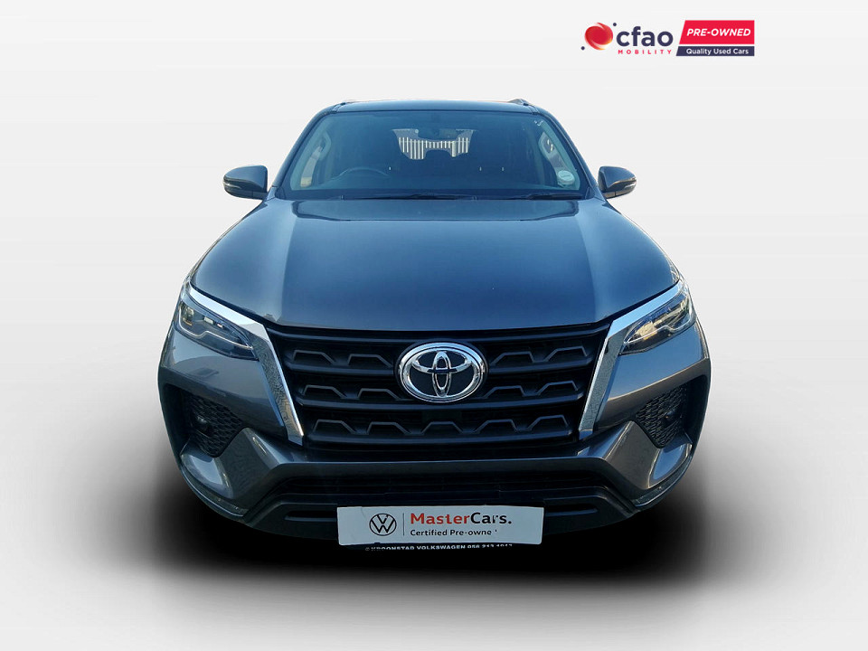 TOYOTA  FORTUNER 2.4GD-6 R/B A/T, image 2