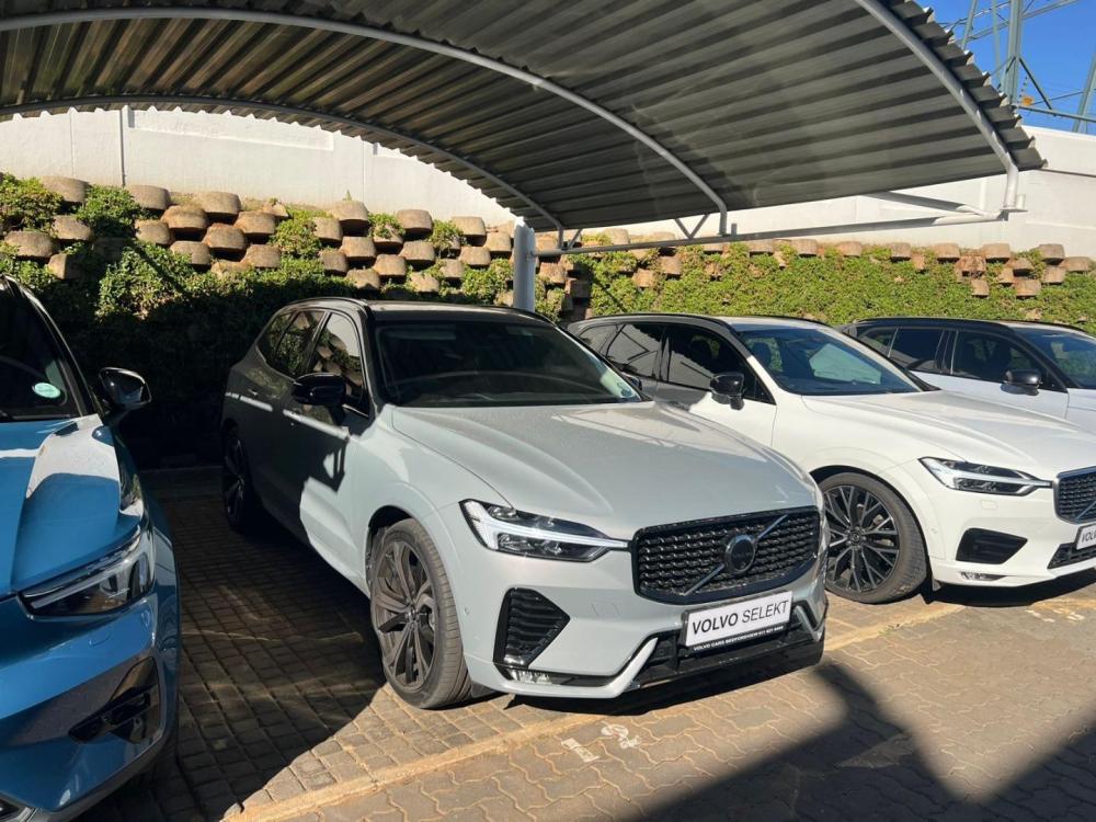 Volvo XC60 B5 Ultimate Dark Geartronic AWD, image 1