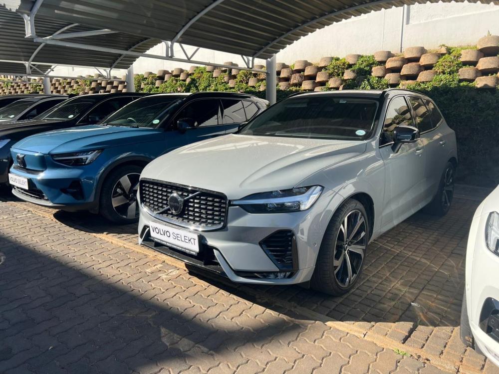 Volvo XC60 B5 Ultimate Dark Geartronic AWD, image 2