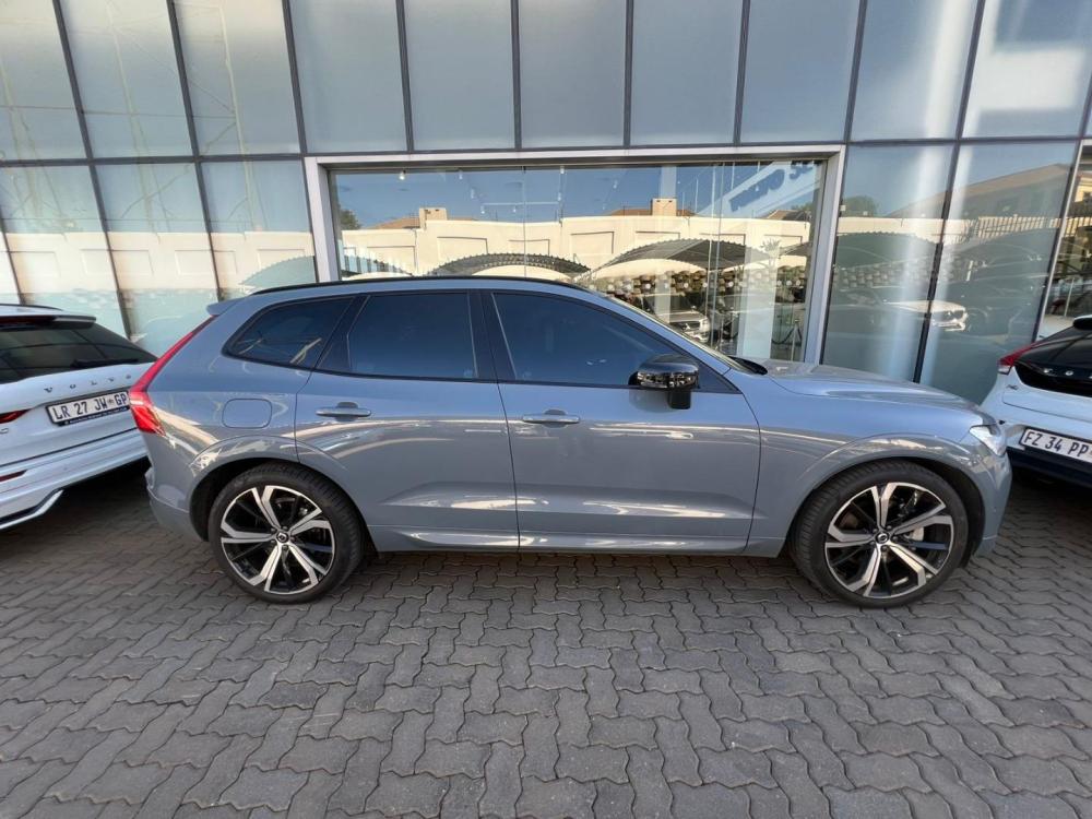 Volvo XC60 B5 Ultimate Dark Geartronic AWD, image 2