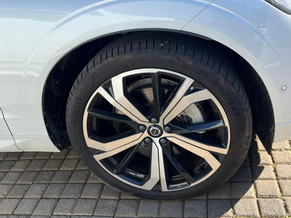 Volvo XC60 T8 Twin Engine Ultimate Dark AWD, image 2
