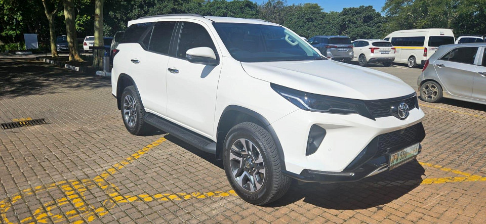 TOYOTA  FORTUNER 2.4GD-6 R/B A/T, image 1
