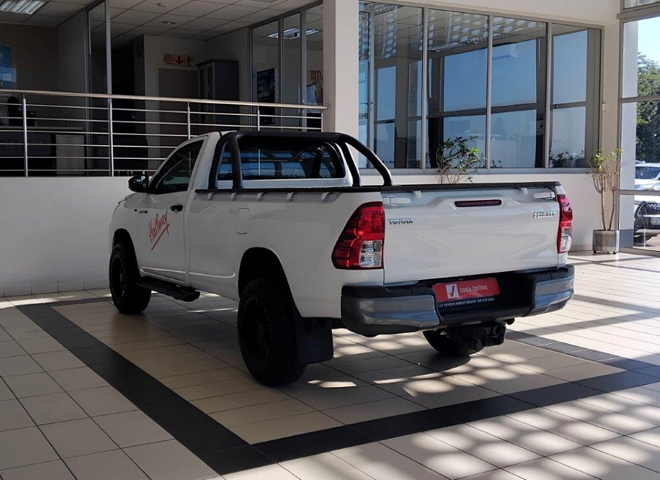 TOYOTA HILUX 2.4 GD-6 RB SR P/U S/C, image 2