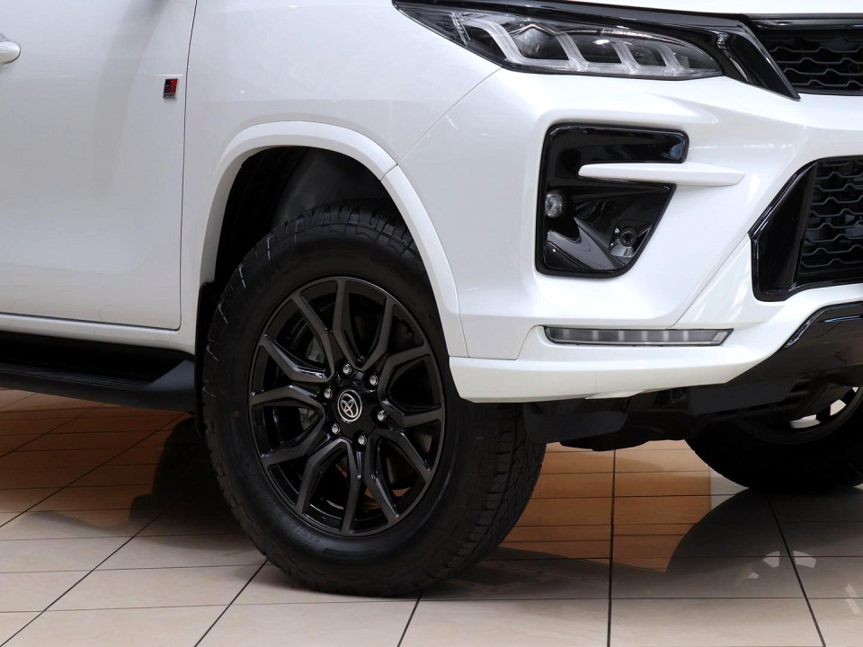 TOYOTA FORTUNER 2.8GD-6 4X4 GR-S A/T, image 2