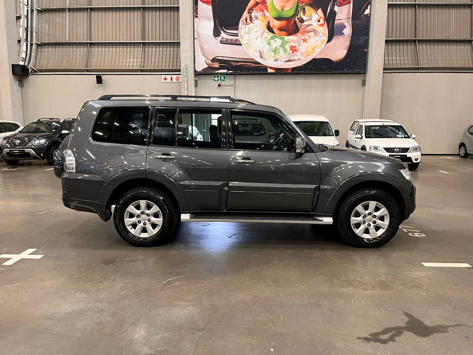 MITSUBISHI PAJERO 3.2 Di - Dc GLS A/T, image 2