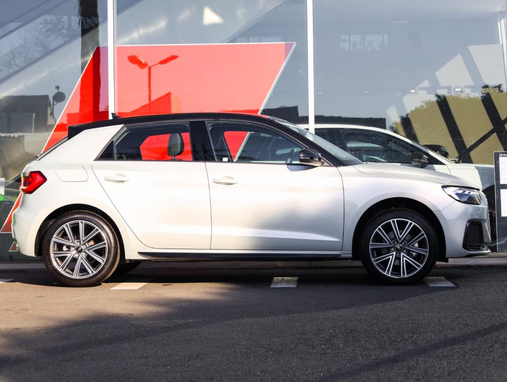 AUDI A1 SPORTBACK 30 TFSI ADVANCED S-TRONIC, image 2