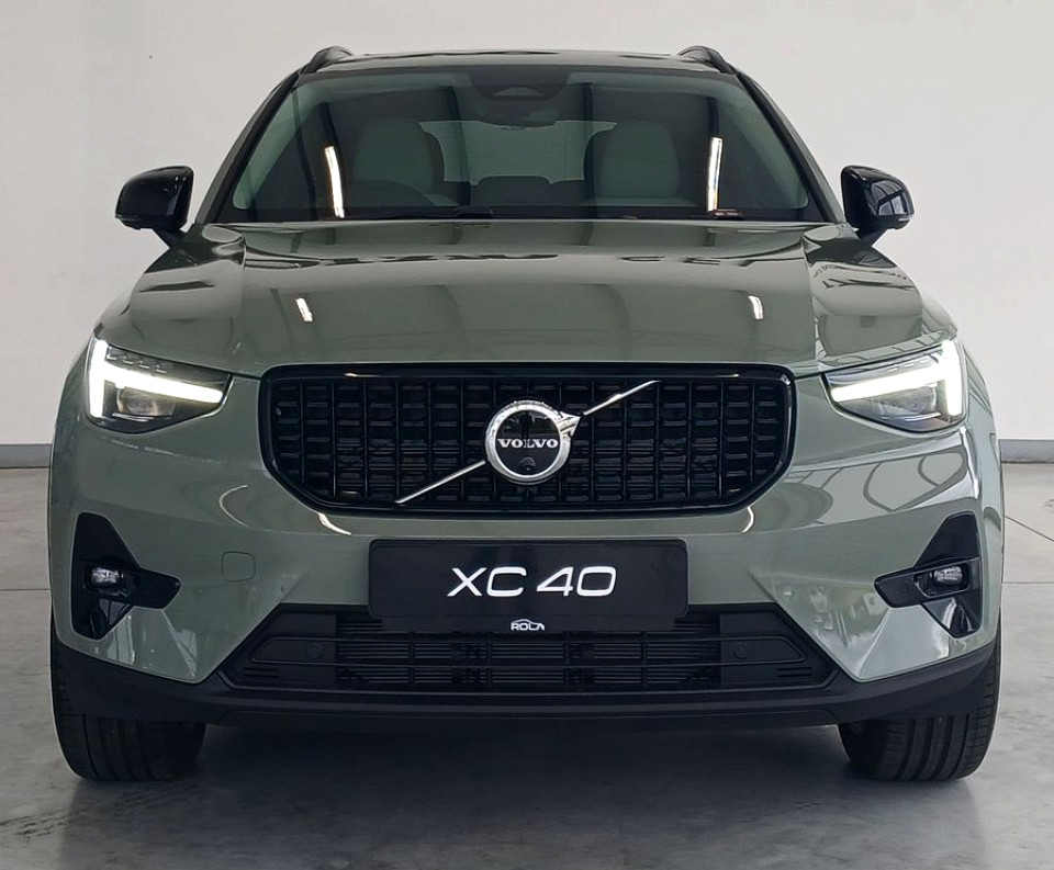 VOLVO XC40 B4 GEARTRON ULTIMATE DARK (MILD HYBRID), image 2