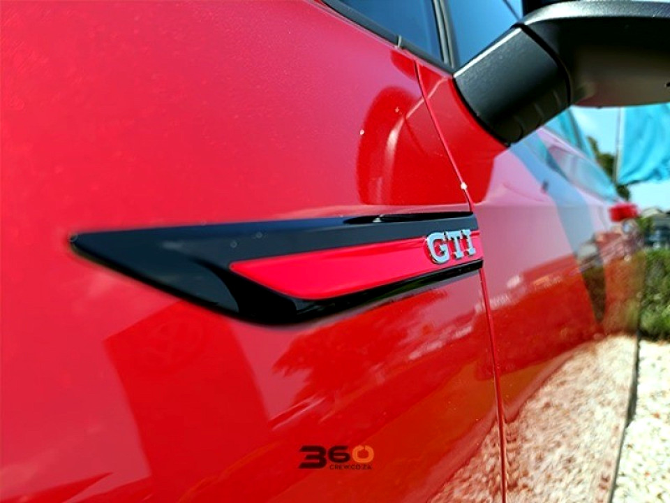 Volkswagen Golf 8 GTi  2.0 TSI DSG, image 2