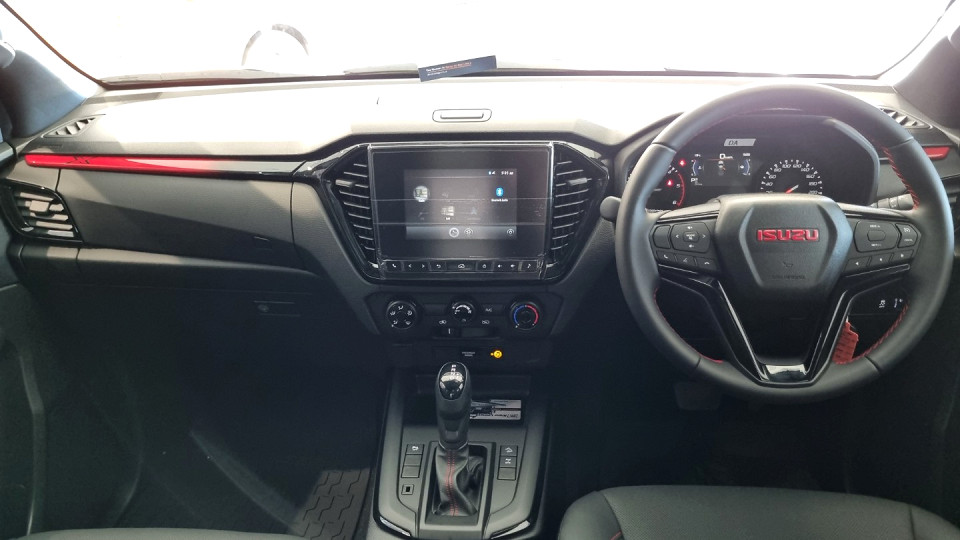ISUZU D-MAX 1.9 Ddi HR X-RIDER A/T D/C P/U, image 2