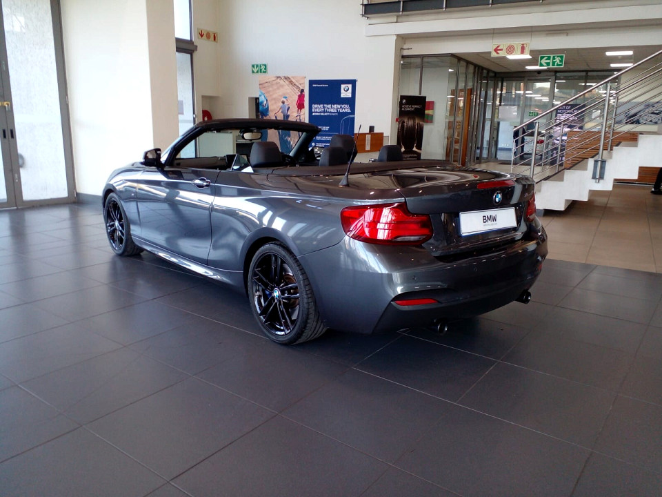 BMW M240i Convertible Auto, image 2